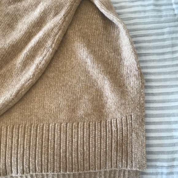 H&M Camel Turtleneck Sweater - Picture 5 of 6